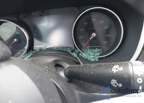 2020 Jeep Compass Latitude 4X4 z USA, uszkodzony, nr VIN 3C4NJDBB7LT100998